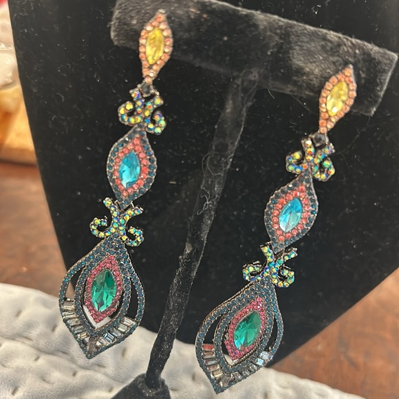 “Strut Like A Peacock” Multi Crystal Color Earrings, NWT-Boutique - Picture 13 of 16
